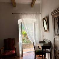 Double Room with Balcony and Mountain View