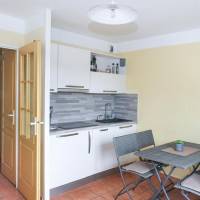 Select One-Bedroom Apartment (4 People)