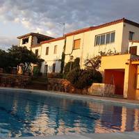 Apartment with Pool View 