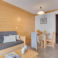 2 room alcove apartment 4 people