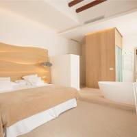 Junior Suite with Spa Access