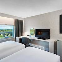 Twin Hilton Guestroom