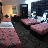 Family Room (5 Adults)