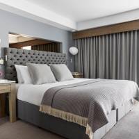 1 King Bed Essential