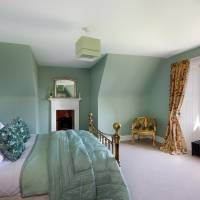 Classic Double or Twin Room with Private External Bathroom