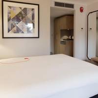 Double Guest Room - Mobility Accessible