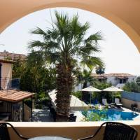 Apartment with Pool View 