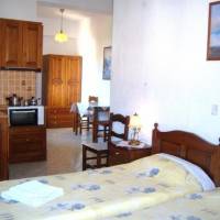Studio (3 Adults)
