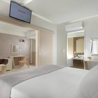 Deluxe Suite with Partial Sea View