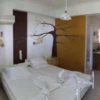 Studio (2 Adults)