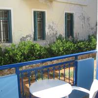  Small Studio with Garden View