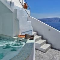Amaya Felicity Villa with Caldera View & Outdoor Hot Tub