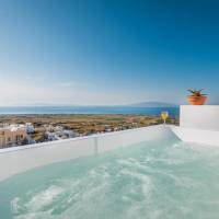 Honeymoon Suite with Outdoor Private Jetted Tub 