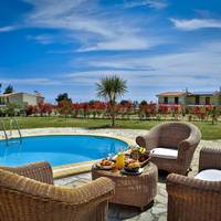 Queen Four-Bedroom Villa with Private Pool