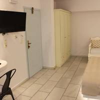 Budget Studio (3 Adults)