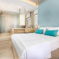 Premium Suite with Sea View and Spa Bath