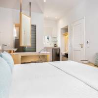 Deluxe Double Room with Terrace and Partial Sea View