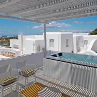 Superior Double Room with Pool View and Jacuzzi 