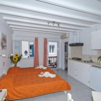 Studio (2 Adults)
