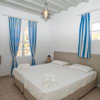 Superior One-Bedroom Apartment (4 Adults)
