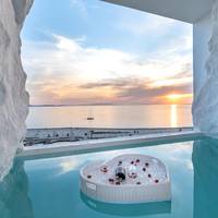 Deluxe Double Room with Private Cave Pool 