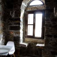 Suite with Square View - Split Level