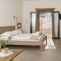 Studio (2 Adults)