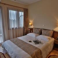 Suite with Mountain View
