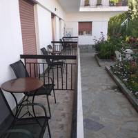  One-Bedroom Apartment with Garden View