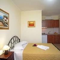 Studio (2 Adults)