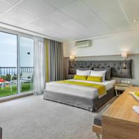 Junior Suite with Sea View (2 Adults + 2 Children)