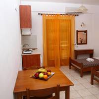 Studio (2 Adults)