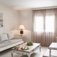 One-Bedroom Family Room (4 adults)