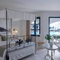 Deluxe Room - Pool Front