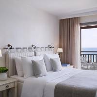 Deluxe Room with Sea View (2 Adults + 1 Child up to 11 years old)