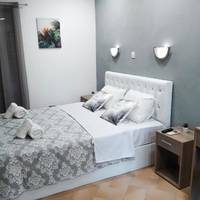 King Studio with Sofa Bed