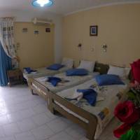 Studio (3 Adults)