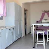 Studio (3 Adults)