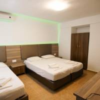 Triple Room with Sea View and Pool View