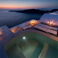Deluxe Suite with Outdoor Hot tub and Caldera View