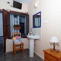 Single Room with Shared Bathroom
