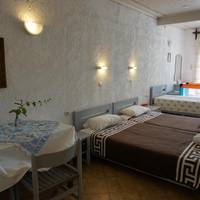 Studio (2 Adults)