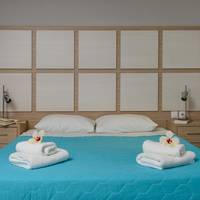 Studio (2 Adults)
