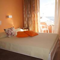 Twin Room with Sea View or Garden View