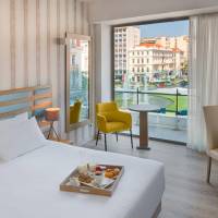 Deluxe Room with Fountain View