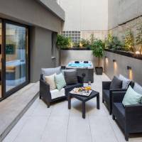 Maisonette with Private Hot Tub