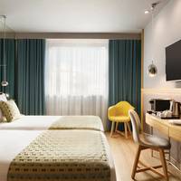 Standard Twin Room with Atrium View