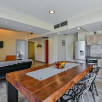 2nd Floor Loft with Temple of Olympian Zeus view