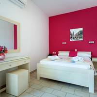 Studio (2 Adults)