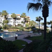 Deluxe Three-Bedroom Penthouse with Sea View